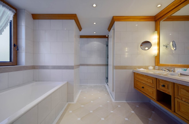 Bernina Suite Bathroom