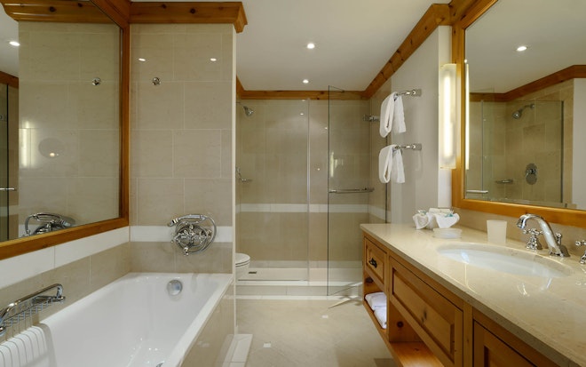 Junior Suite Bathroom