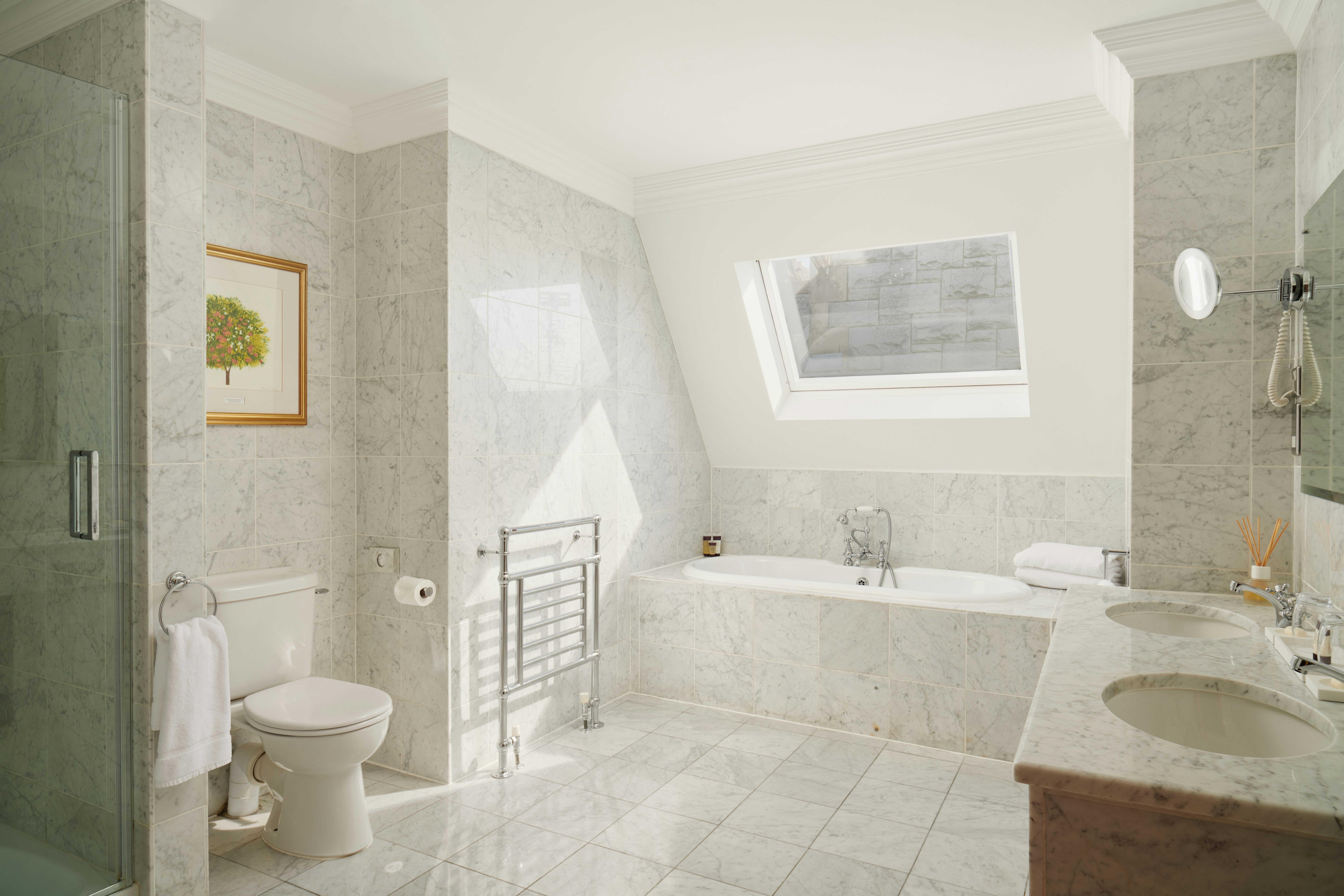 Estate Room Bathroom