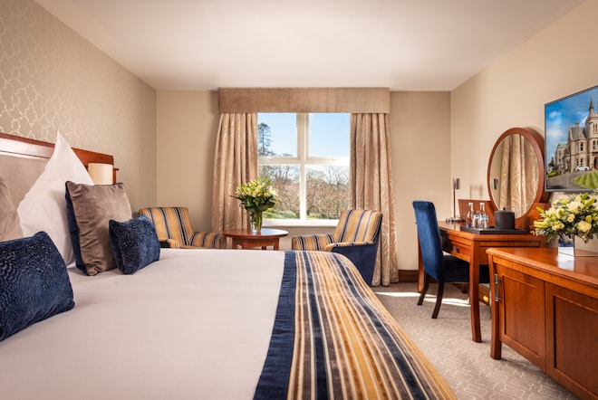 Deluxe King Bedroom
