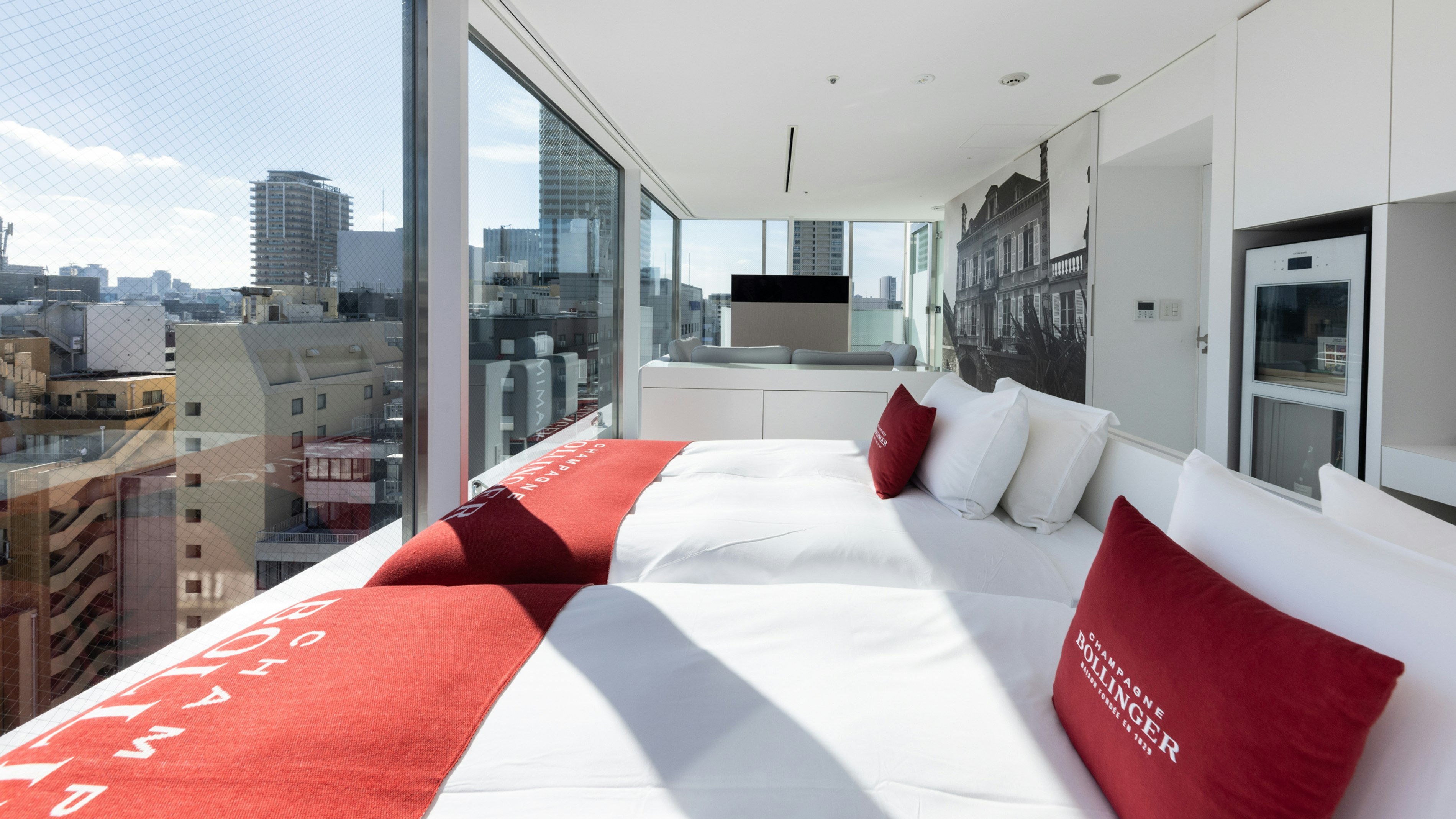 Top Floor Twin Room (14F Bollinger)