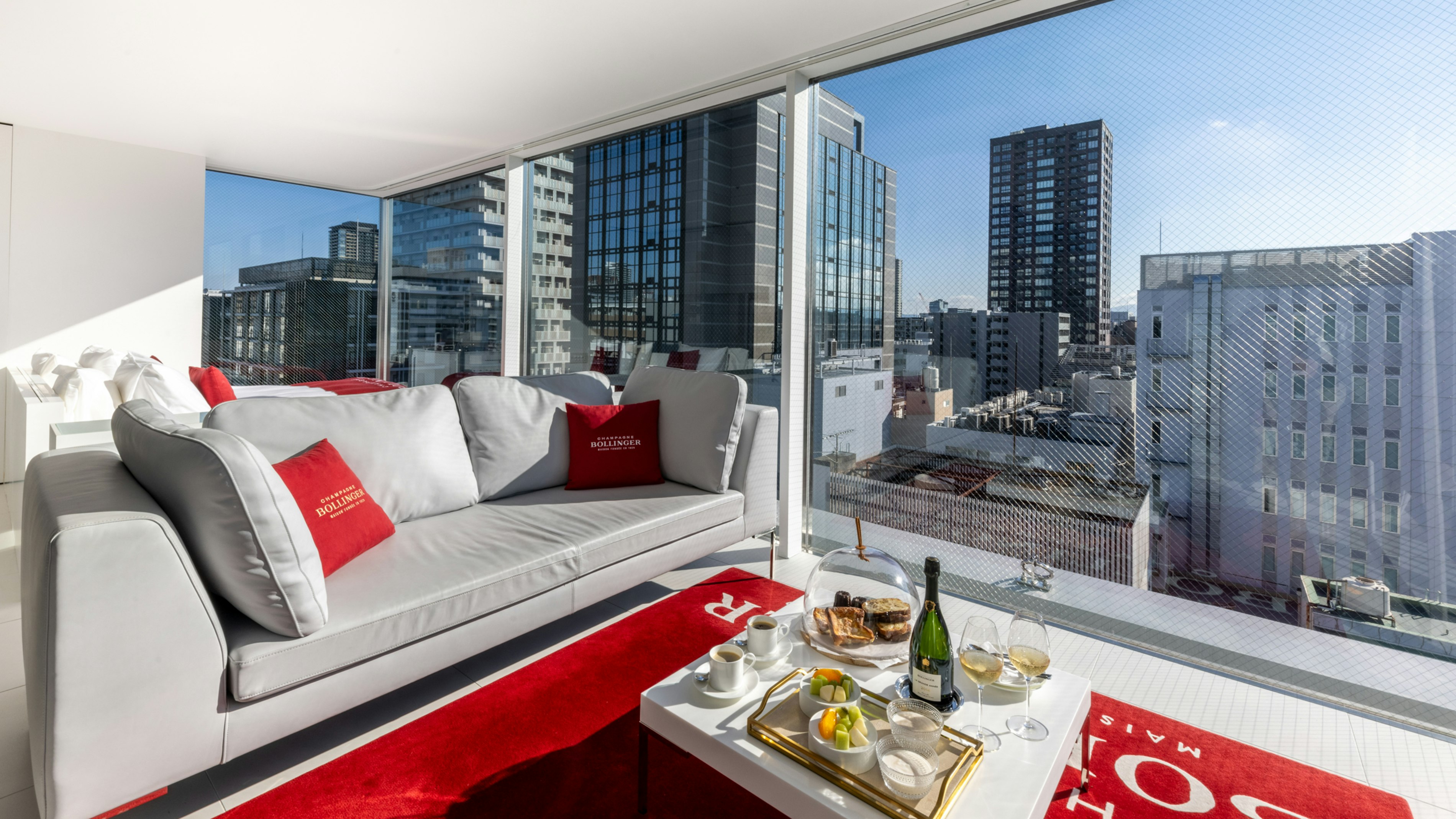 Top Floor Twin Room (14F Bollinger)