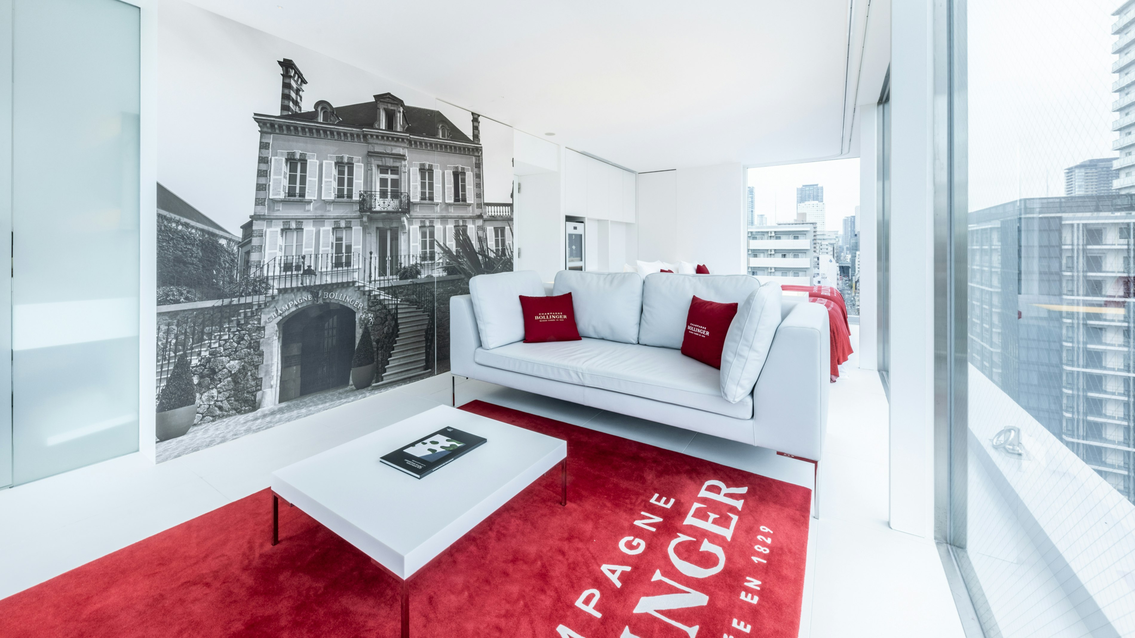 Top Floor Twin Room (14F Bollinger)