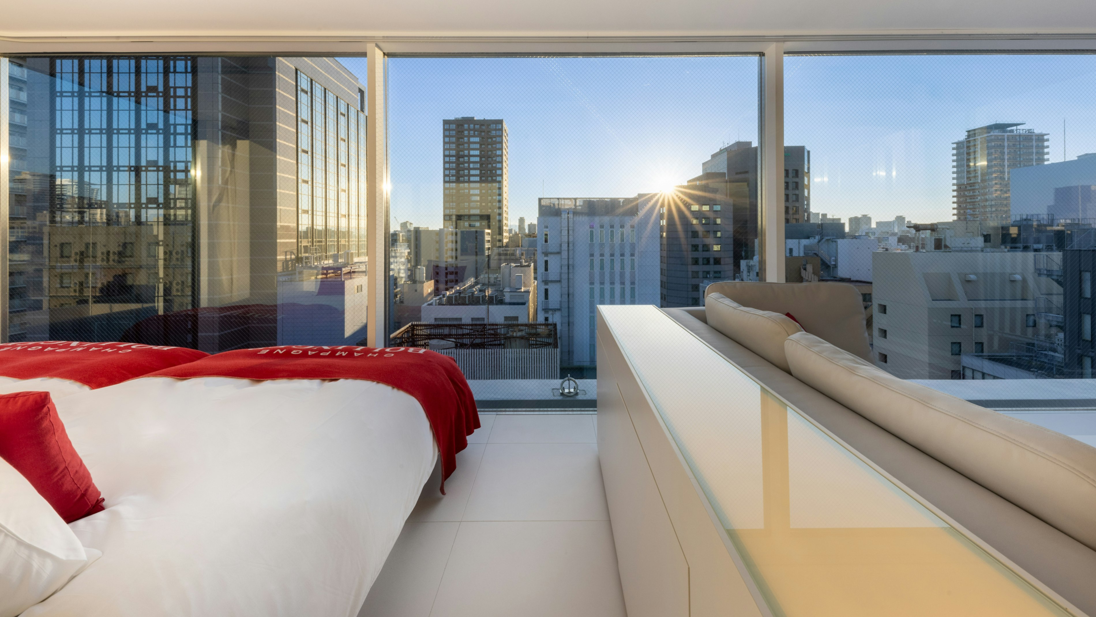 Top Floor Twin Room (14F Bollinger)