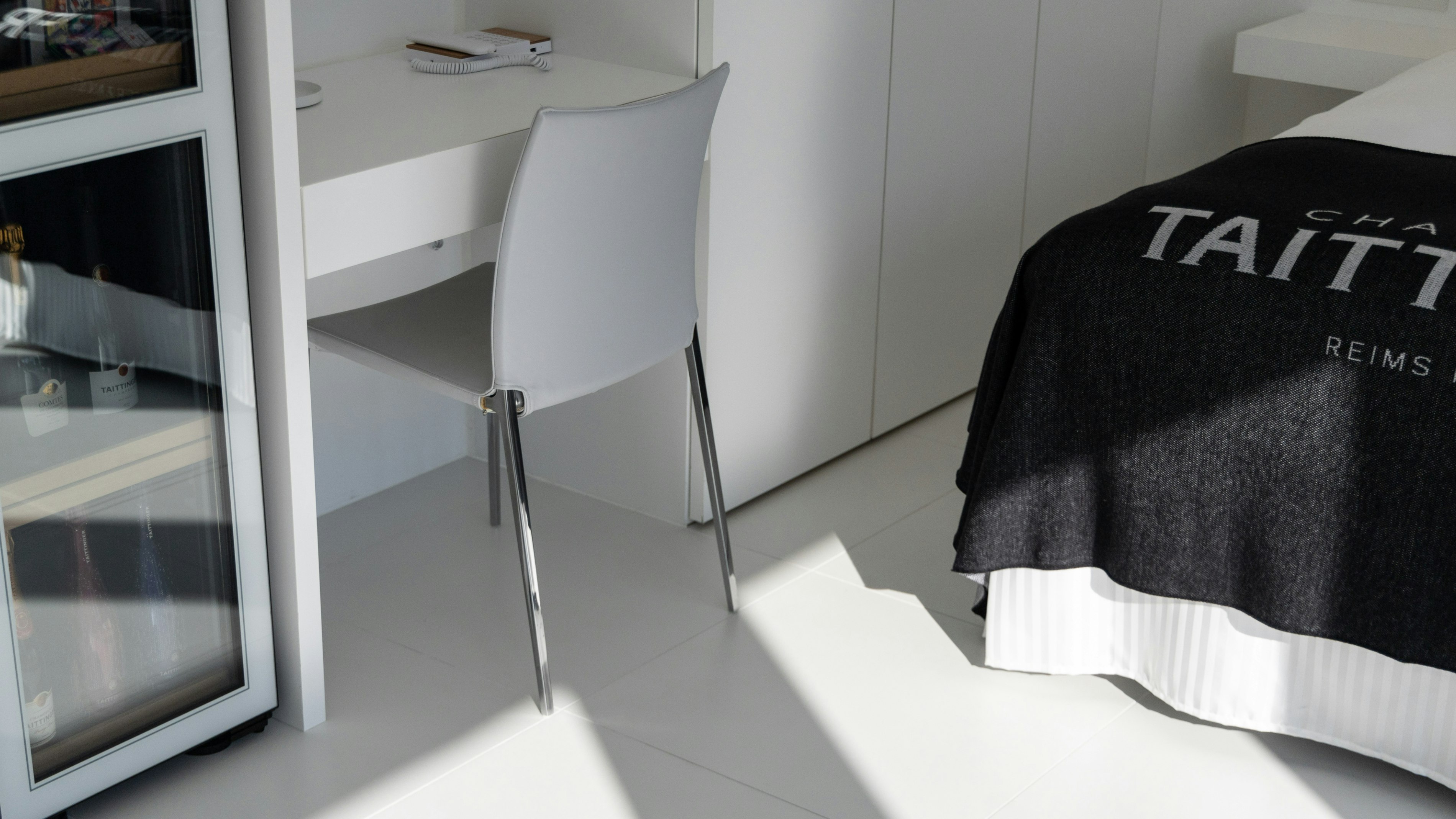 Upper Floor Deluxe Twin Room (11F Taittinger)