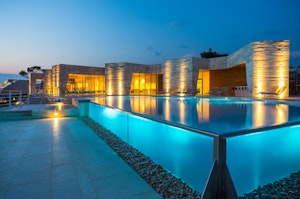 Yacht Pool