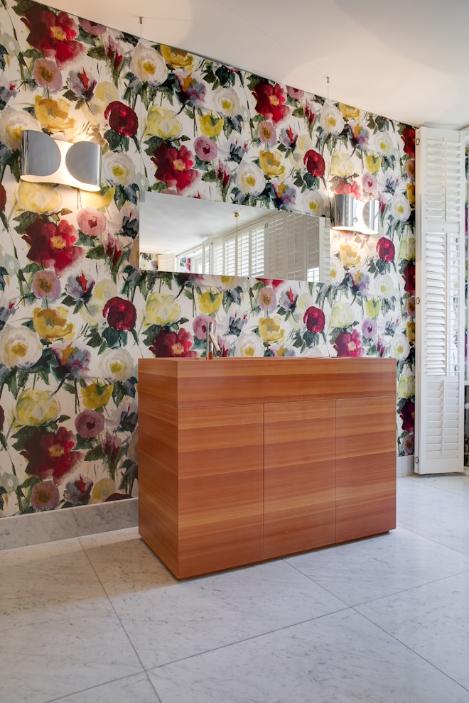 Luxury Suite - Bathroom