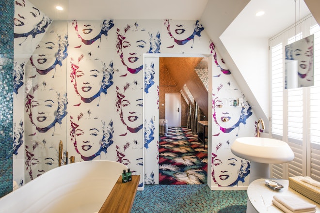 Luxury Suite - Bathroon