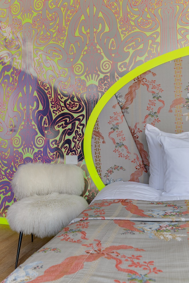 Deluxe Room - Bedroom