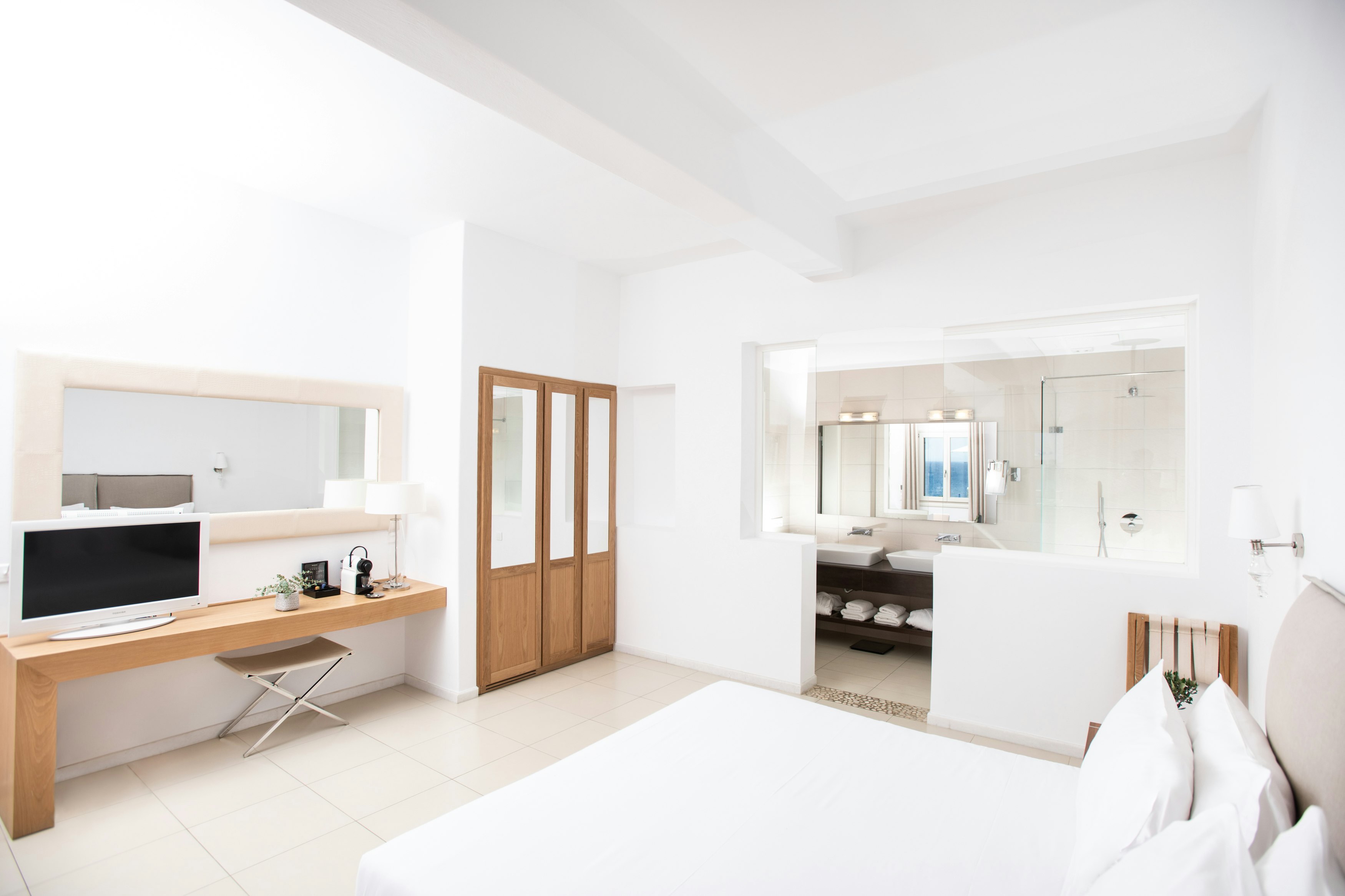 Deluxe Suite Sea View With Outdoor Jaccuzzi