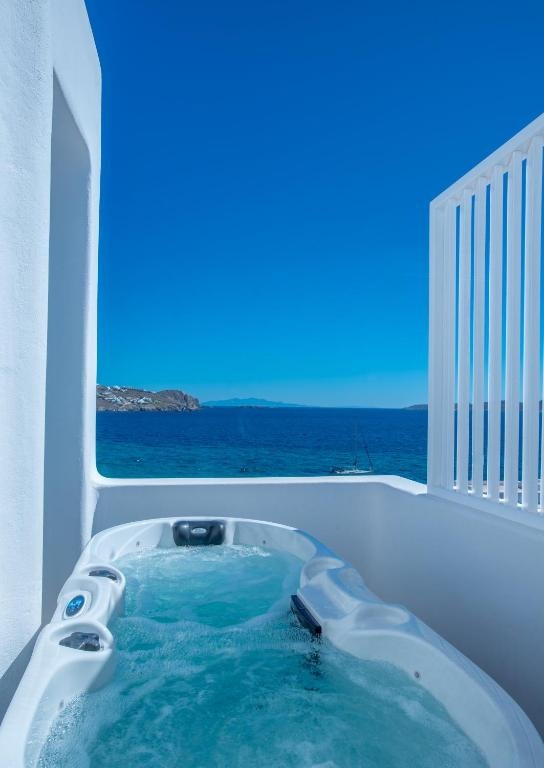 Signature Sea View with Outdoor Jaccuzzi