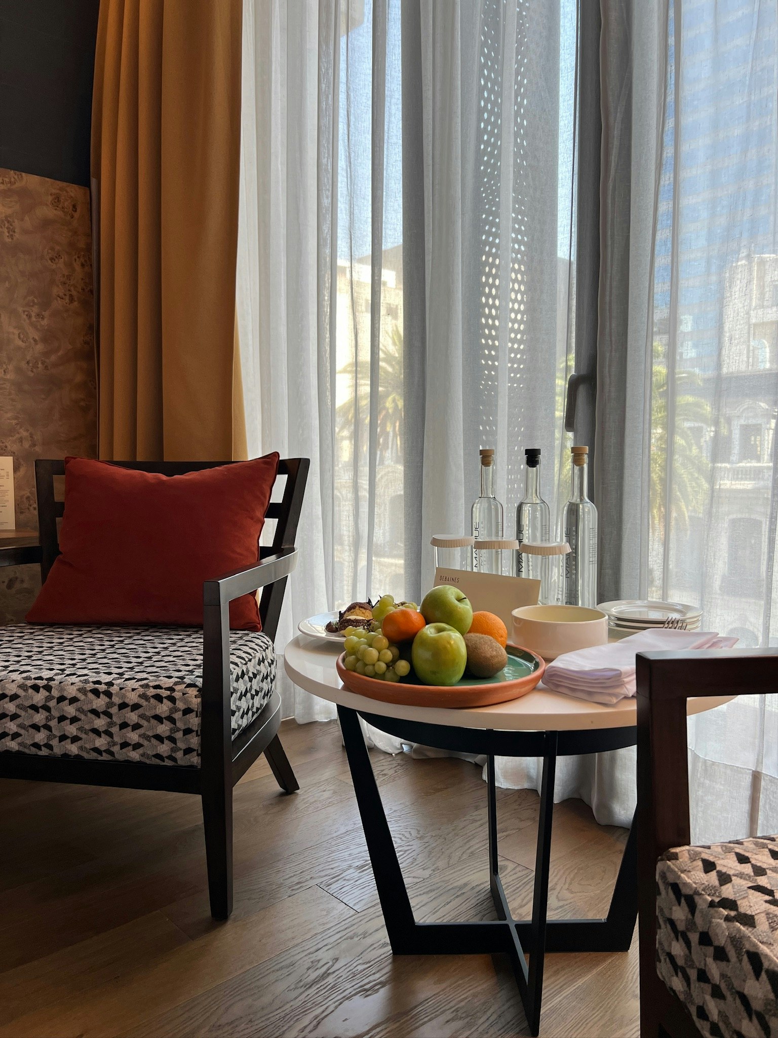 Deluxe Room - Living Area