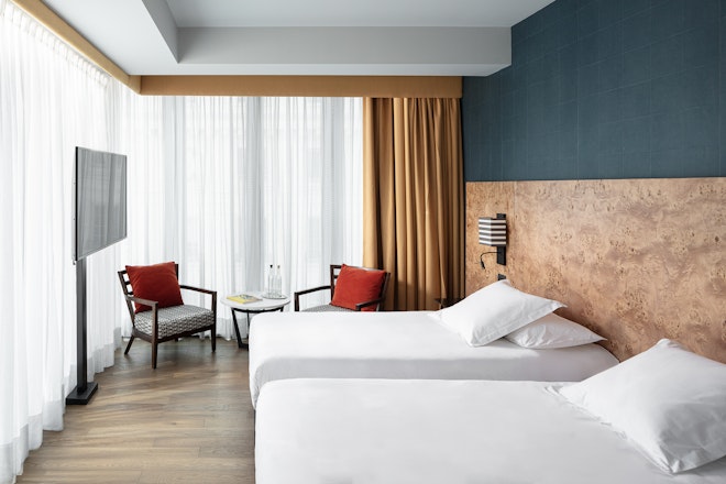Deluxe Corner - Bedroom