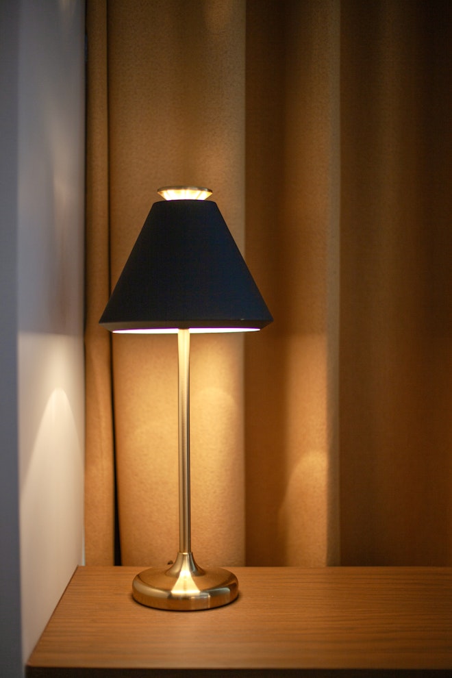 Deluxe Room - Desk Detail