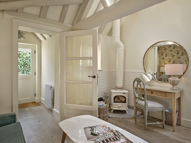 Hot Tub Suite - Living Area