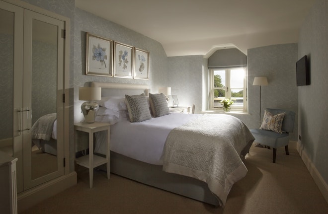 Intimate - Bedroom