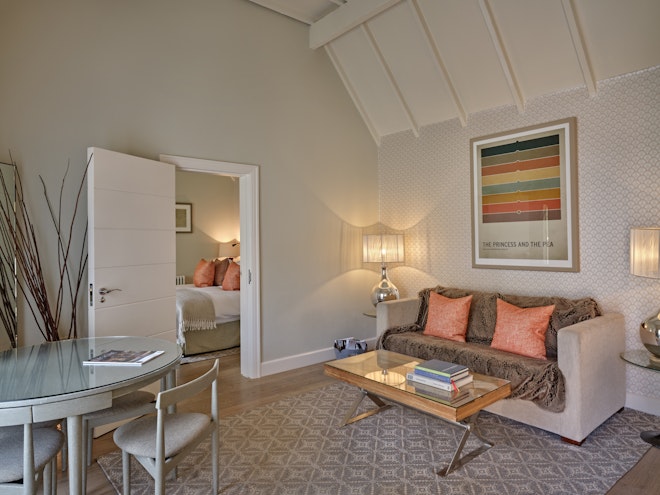 Courtyard Suite - Living Area