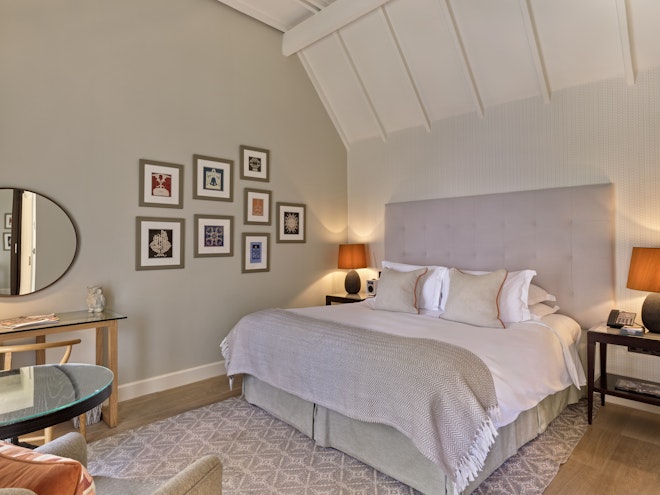 Comfy - Bedroom