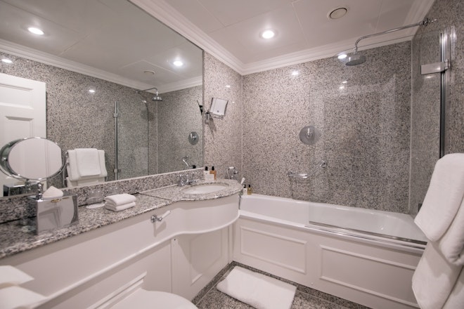 DUKES Bathroom