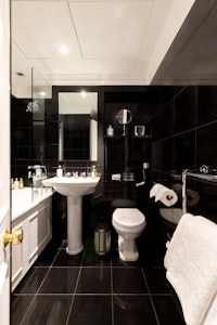 DUKES Bathroom