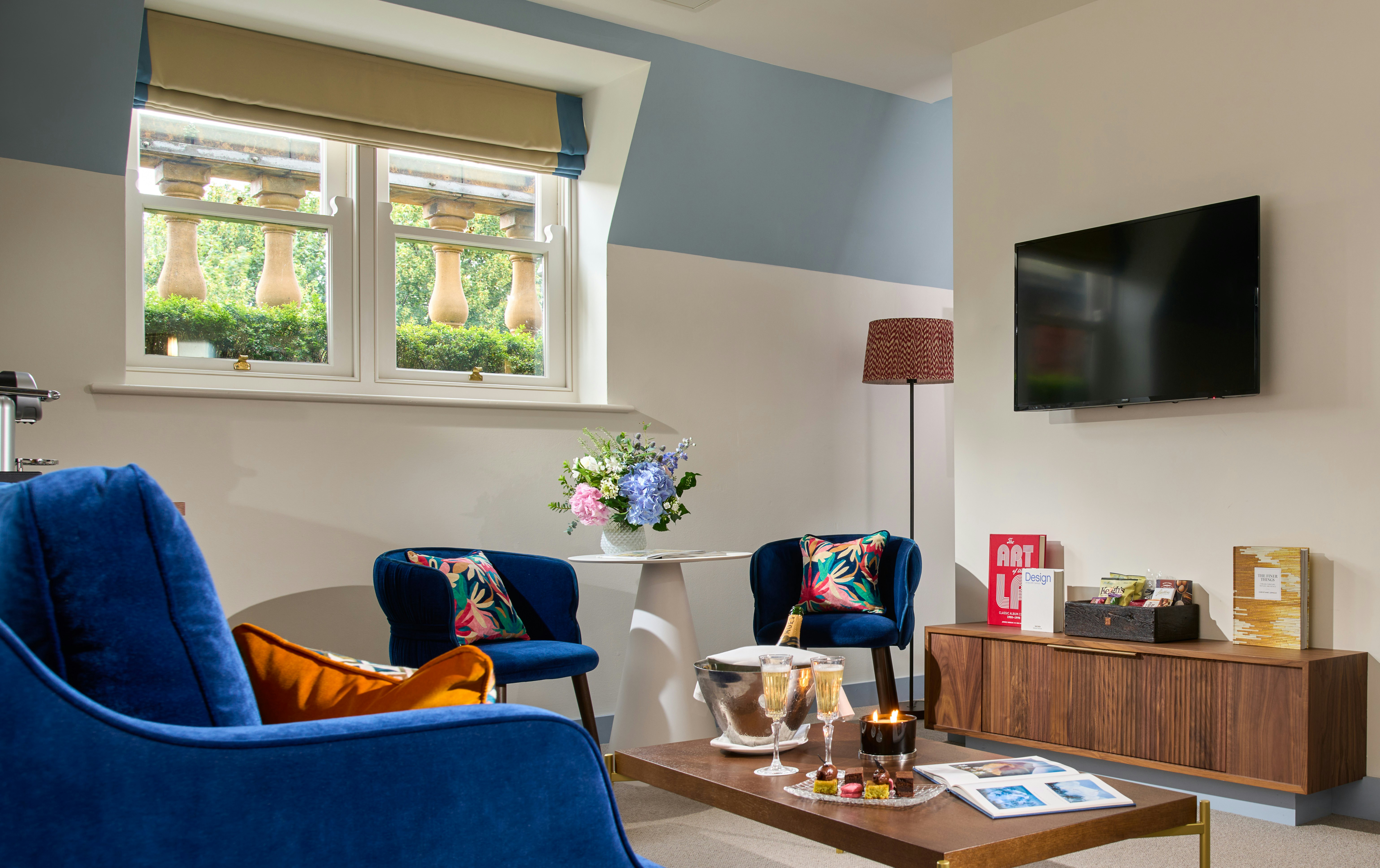 Signature Suite - Living Area