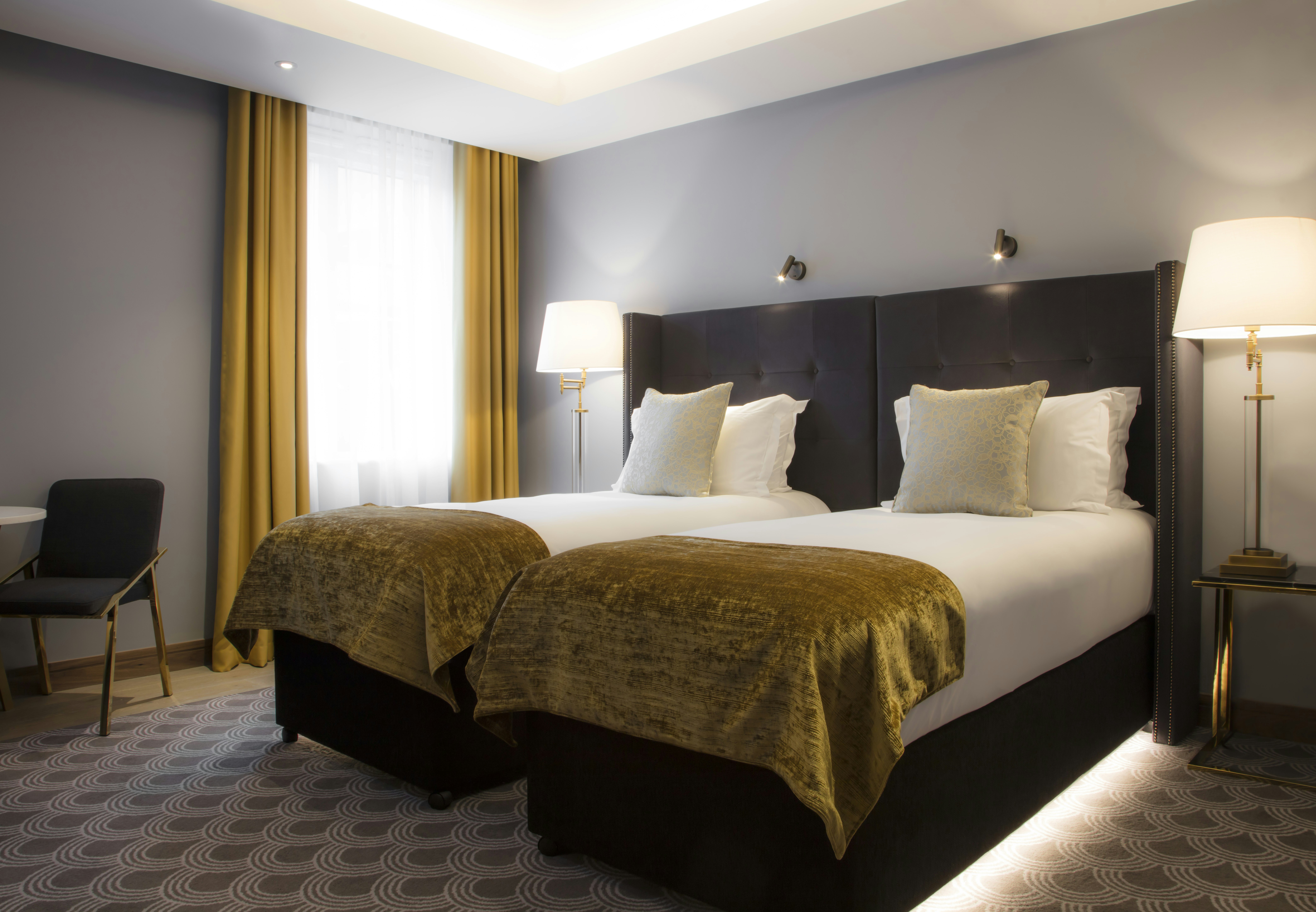 Deluxe Twin - Bedroom