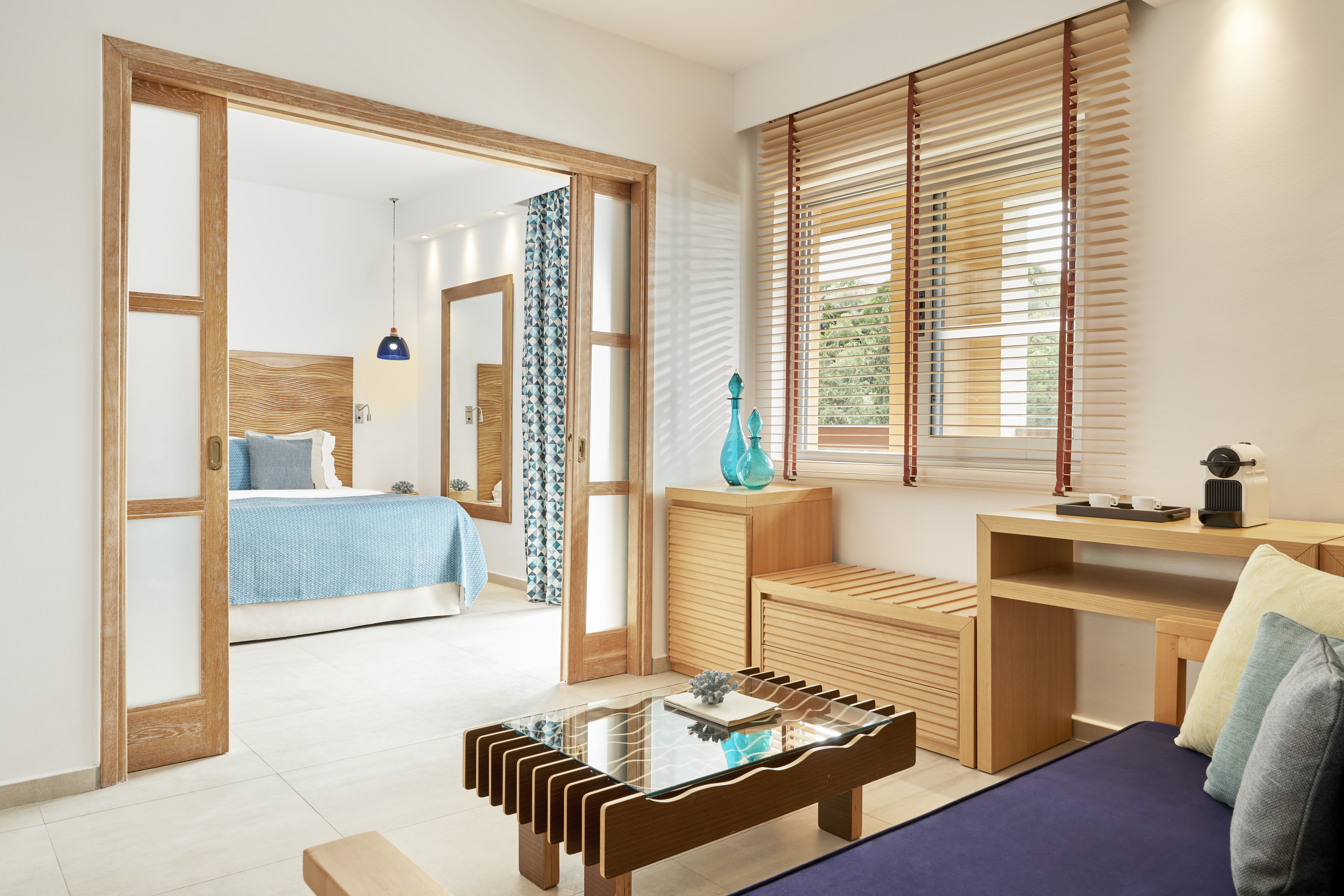 Family Suite Garden View - Living Area