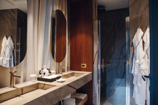 Eight Suite - Bathroom
