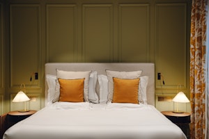 Deluxe Room - Bedroom