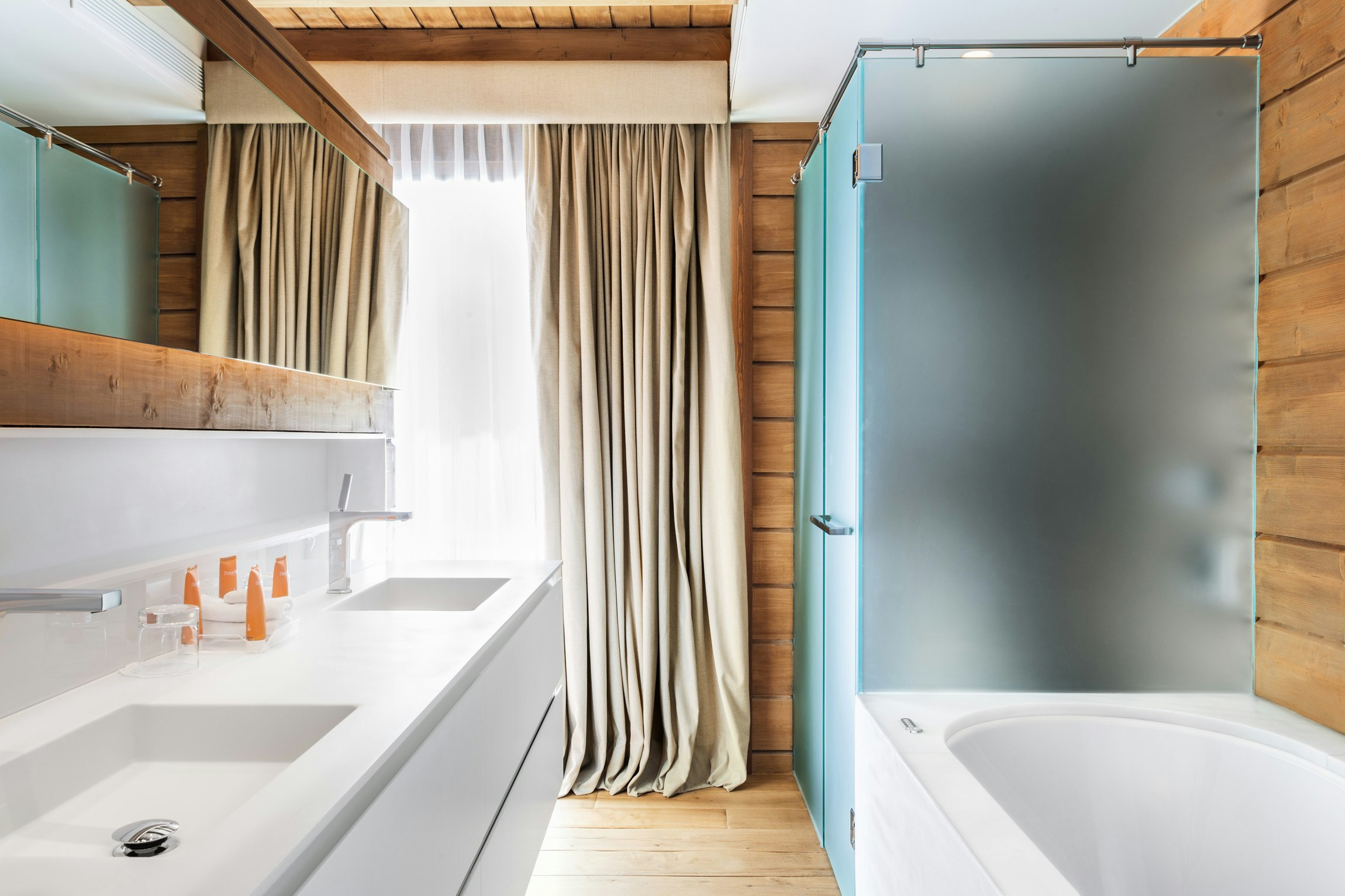 Deluxe Room with Jacuzzi