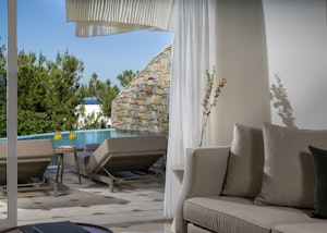 Bedroom Executive Spa Villa Daedalus ()