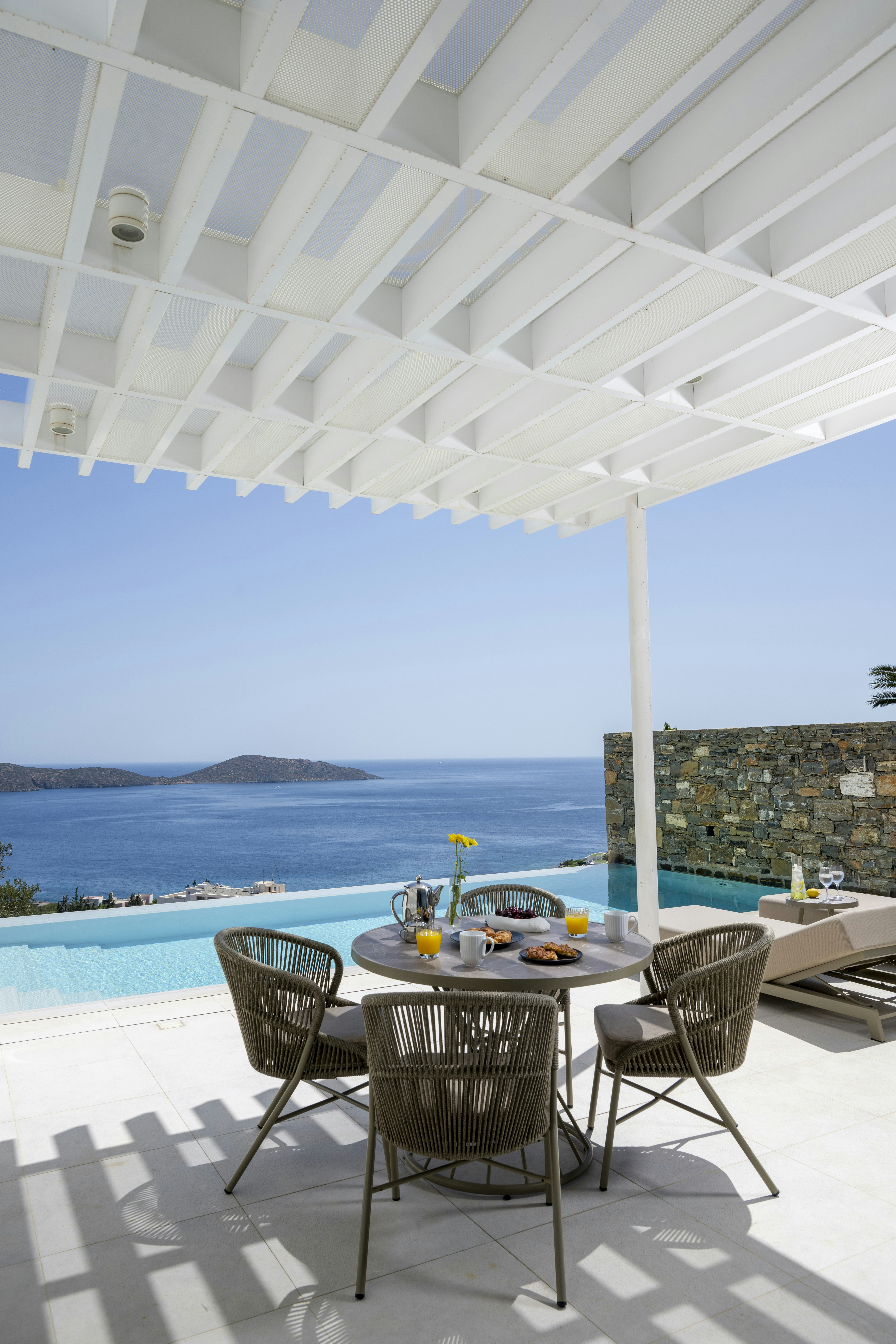 One Bedroom Superior Pool Suite