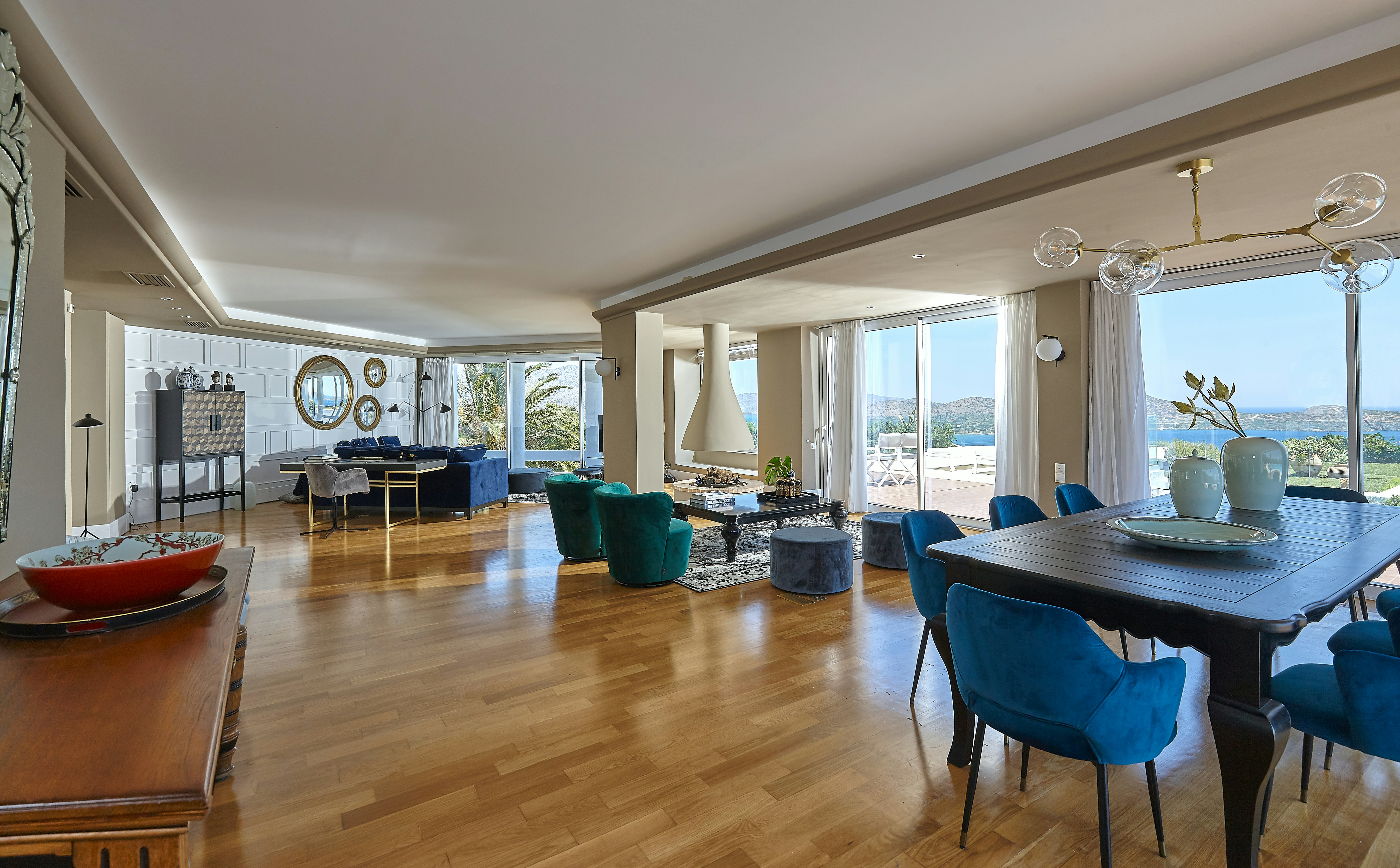 Royal Spa Pool Villa