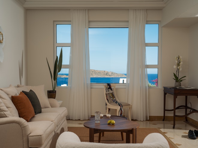 One Bedroom Deluxe Senior Suite
