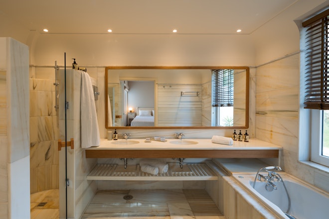 One Bedroom Deluxe Senior Suite