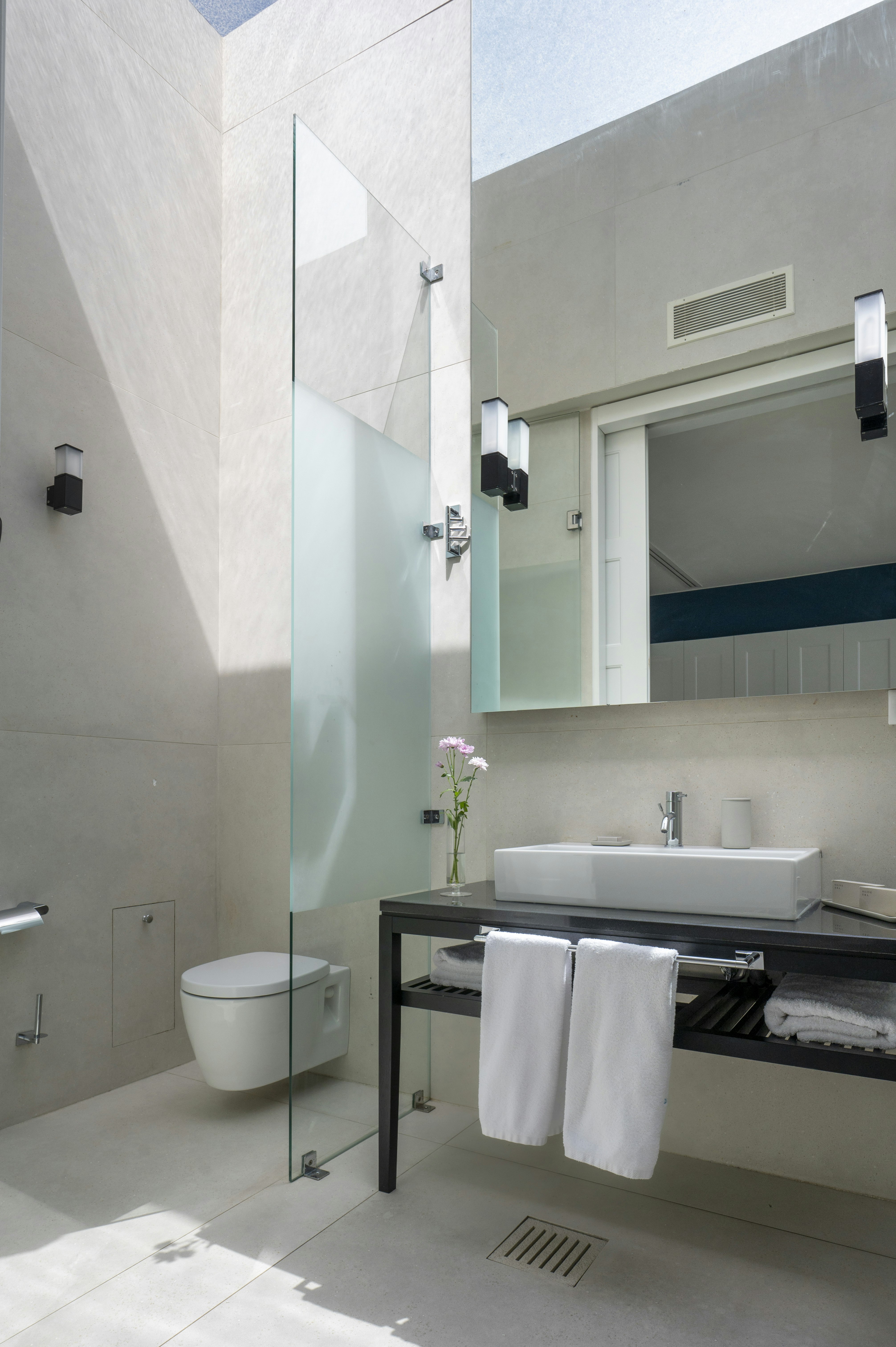 One Bedroom Superior Pool Suite