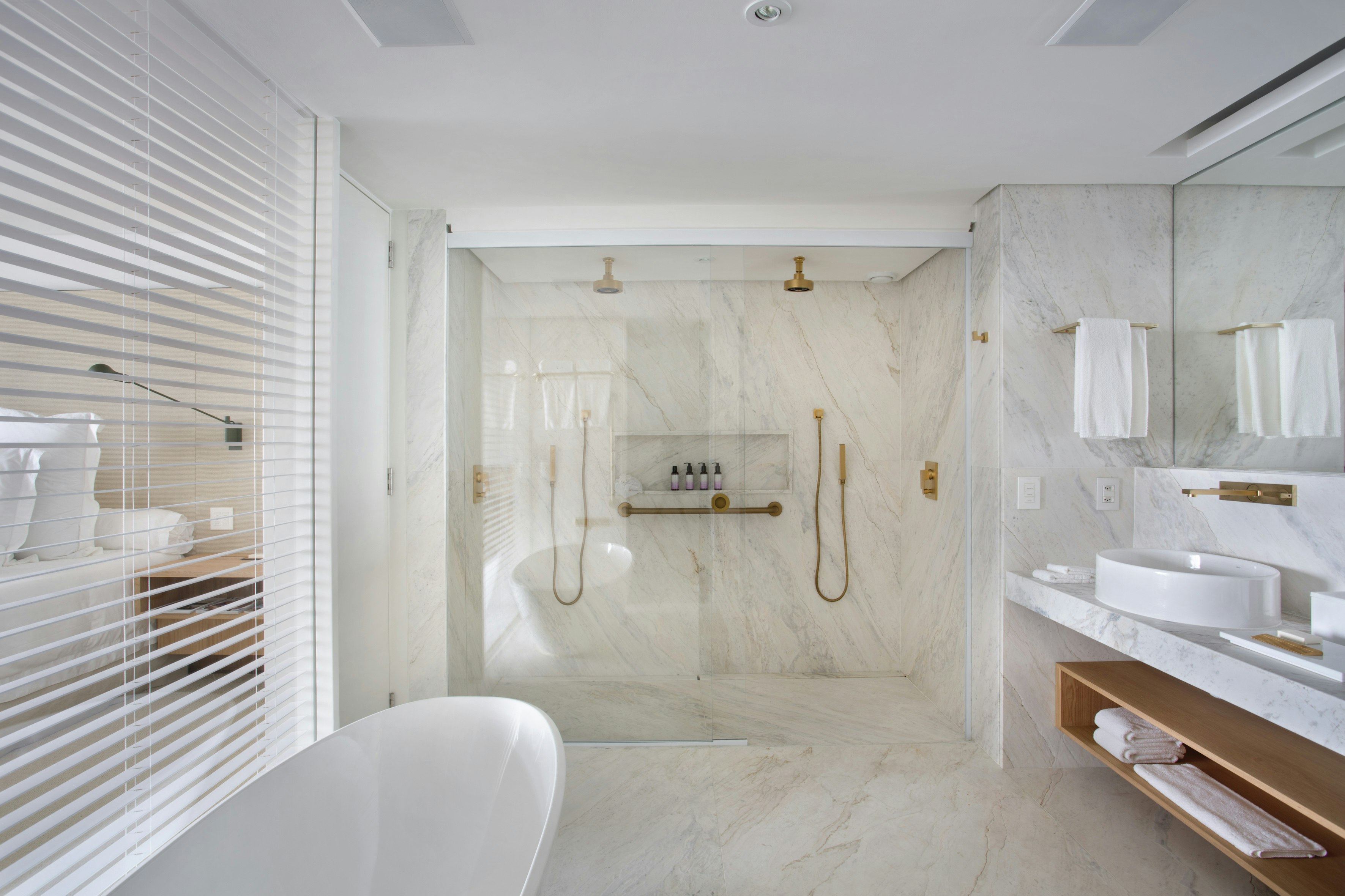 Suite Bathroom