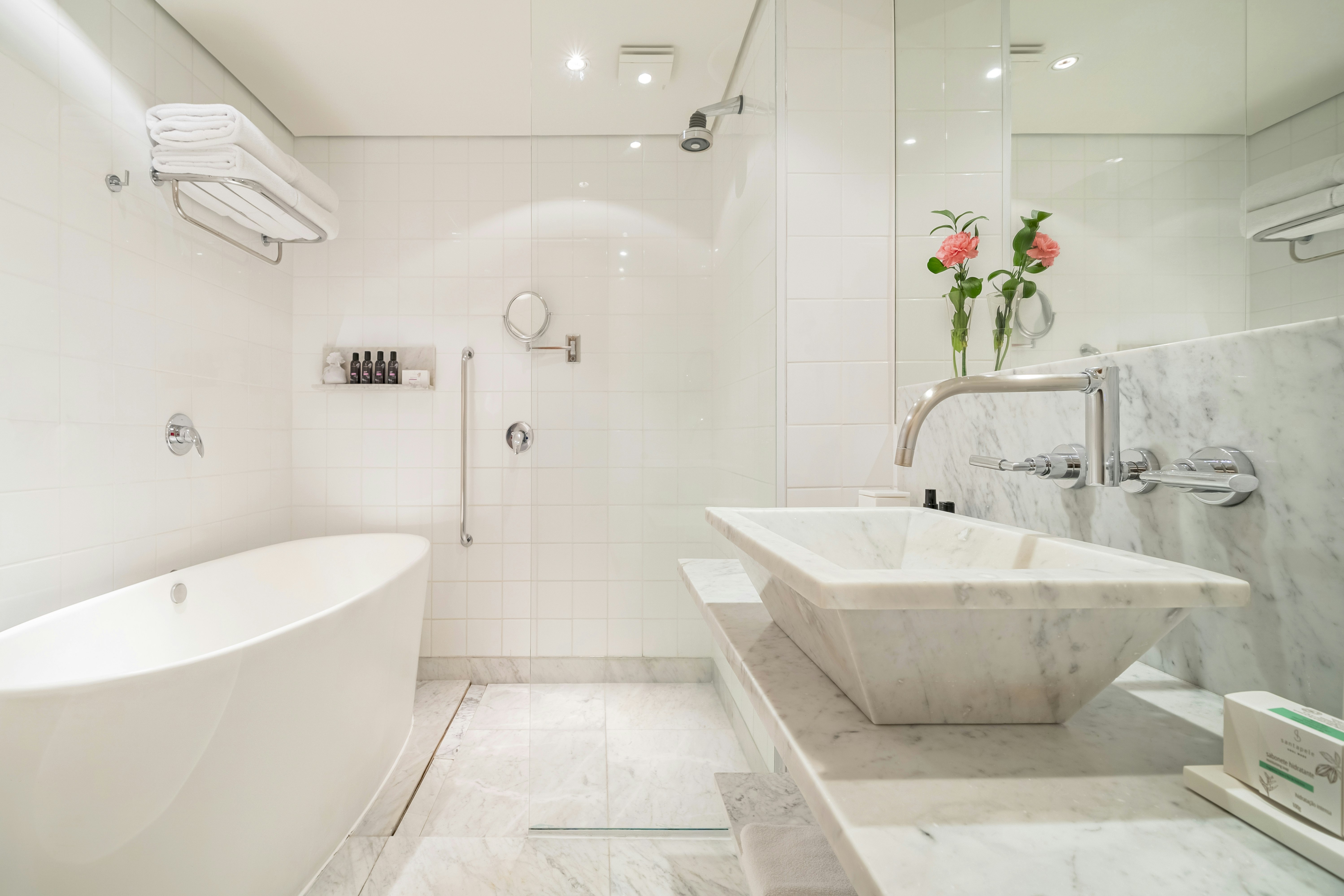 Deluxe 2 Queen Bed Room - Bathroom