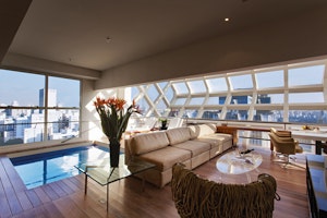 Cubo Suite - Living Area & Pool