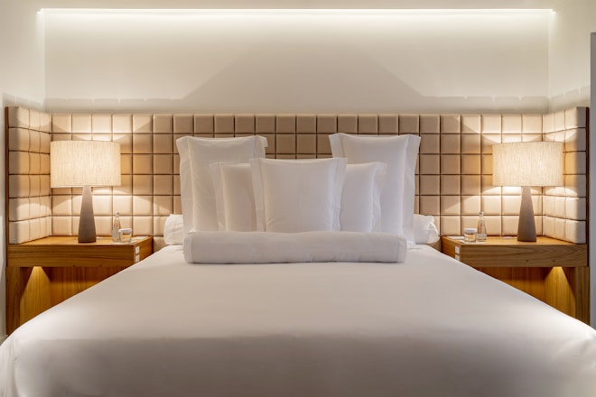 Deluxe King Bed Room - Bedroom