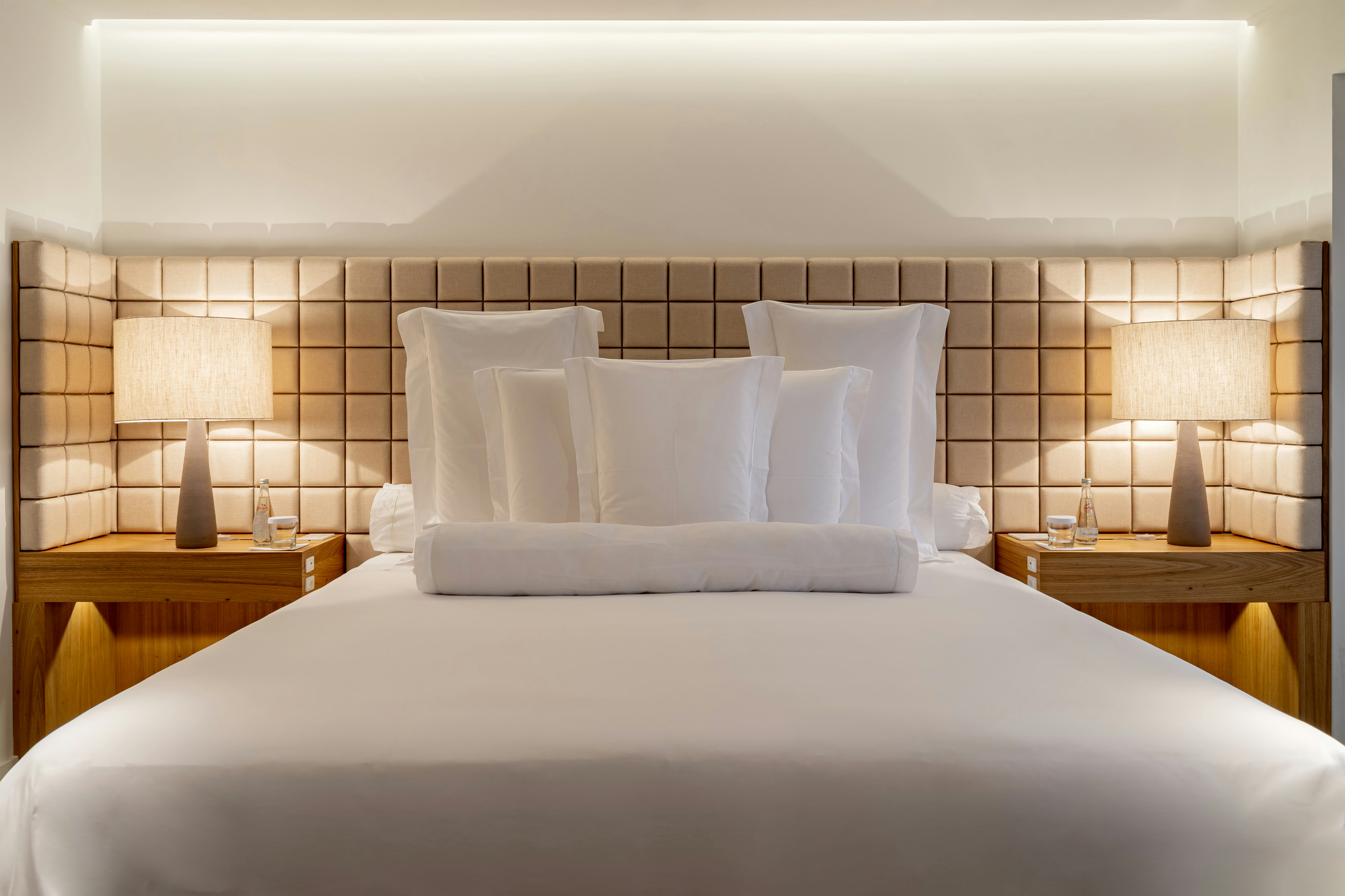 Deluxe King Bed Room - Bedroom