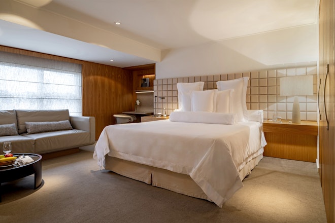 Deluxe King Bed Room - Bedroom