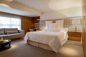 Deluxe King Bed Room - Bedroom