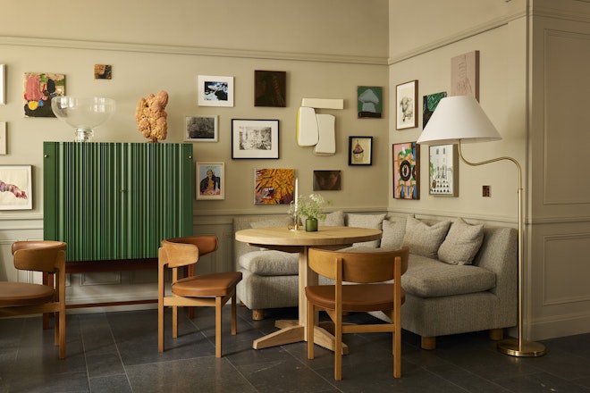 Kitchen Lounge