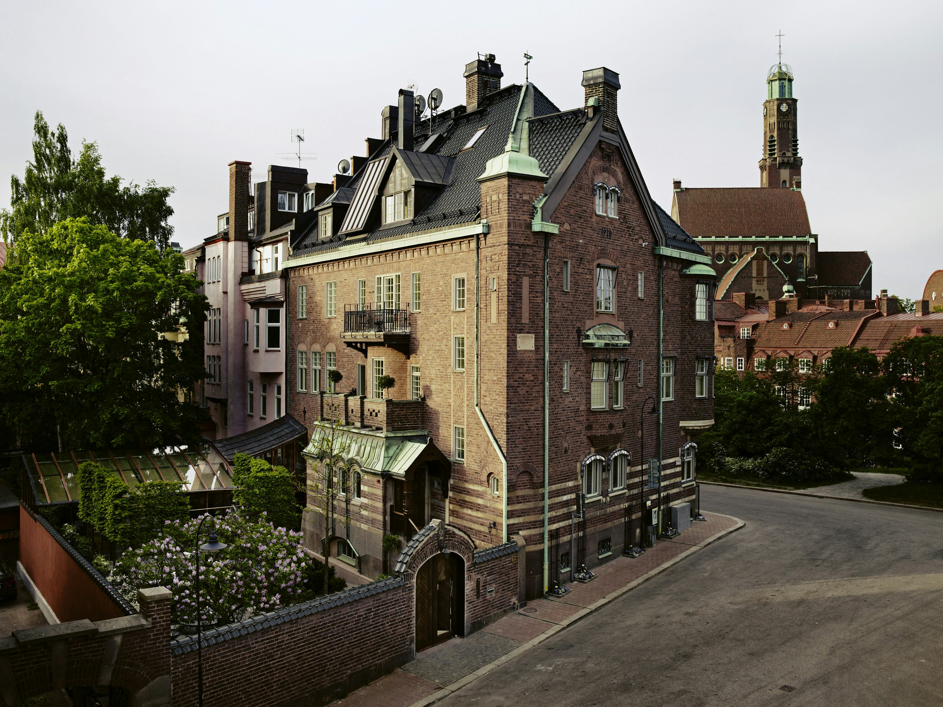 Early 20th-Century Townhouse