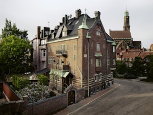 Early 20th-Century Townhouse