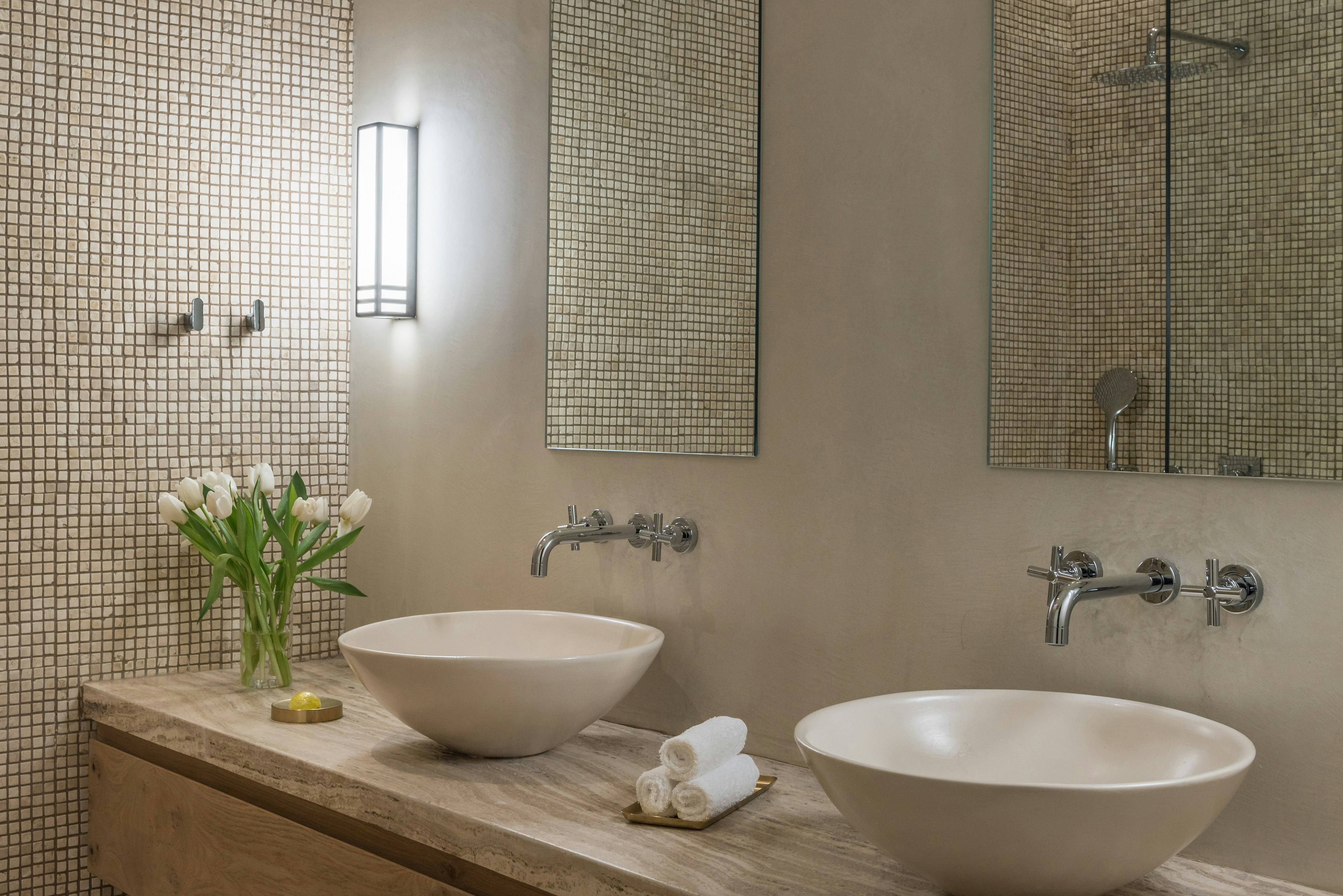 Superior Deluxe Room Bathroom