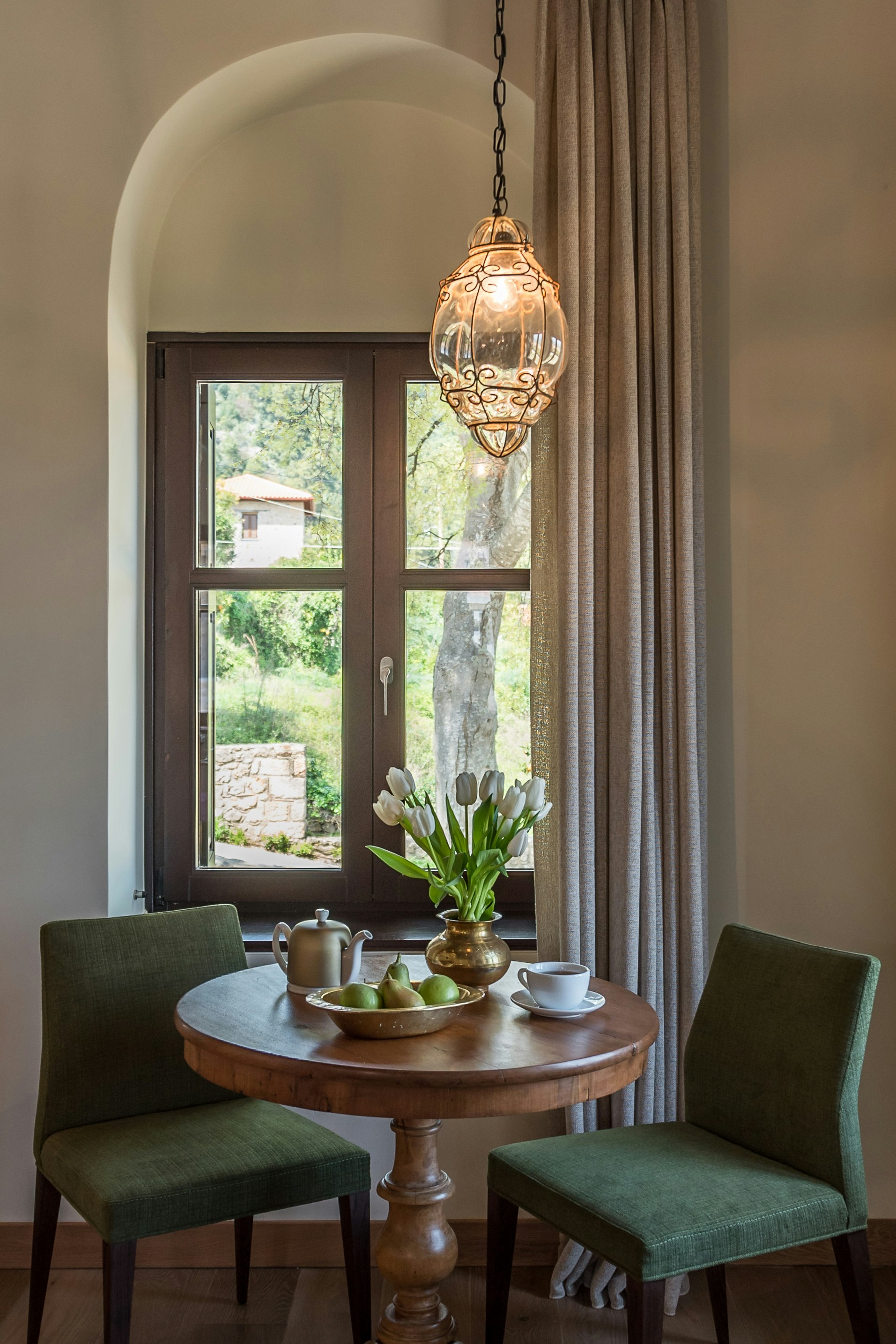 Executive Suite Leoncini Bulding Antiques From Owners P Rivate Collection