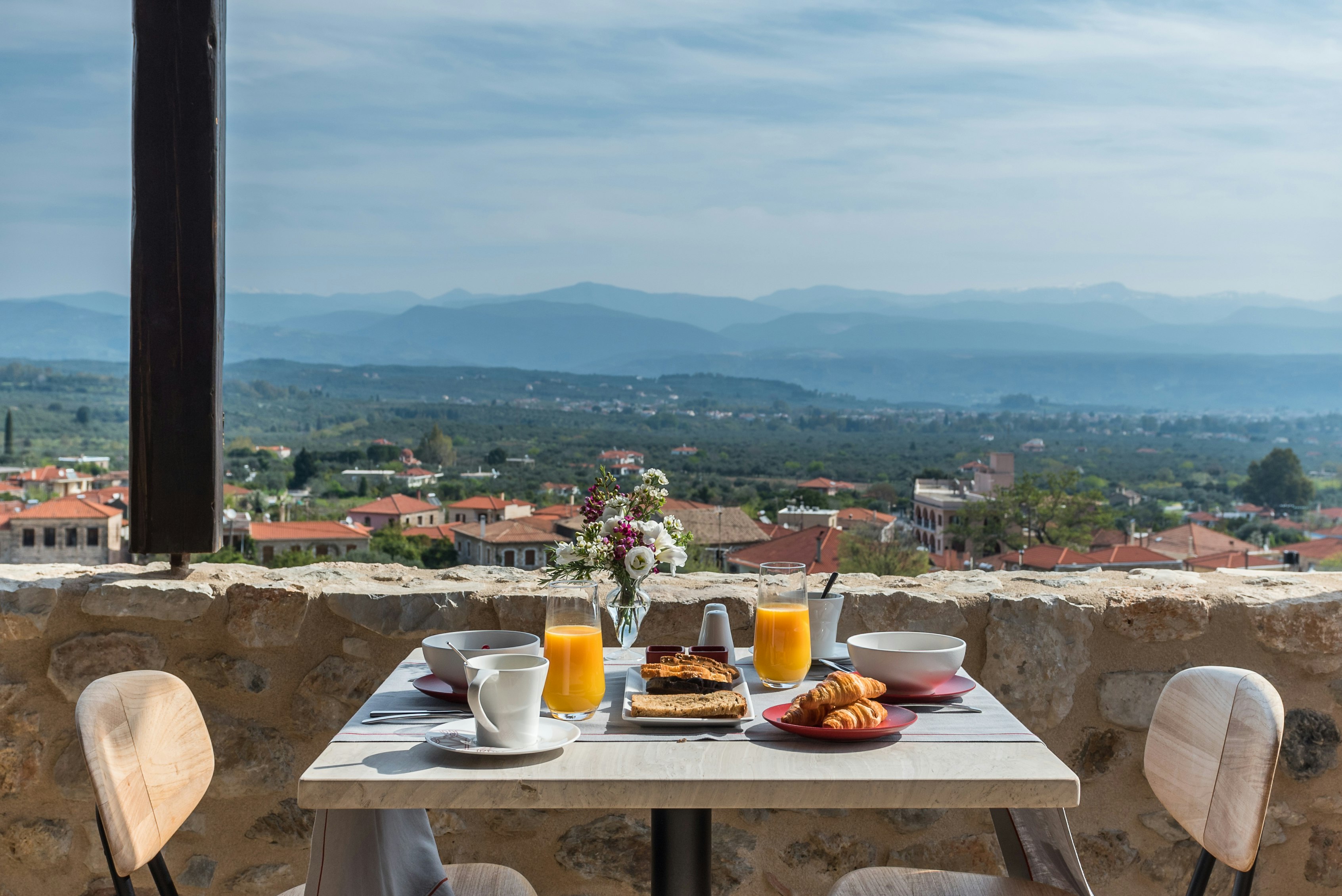 Executive Suite Breakfast At The Balcony With Sparta Valley View