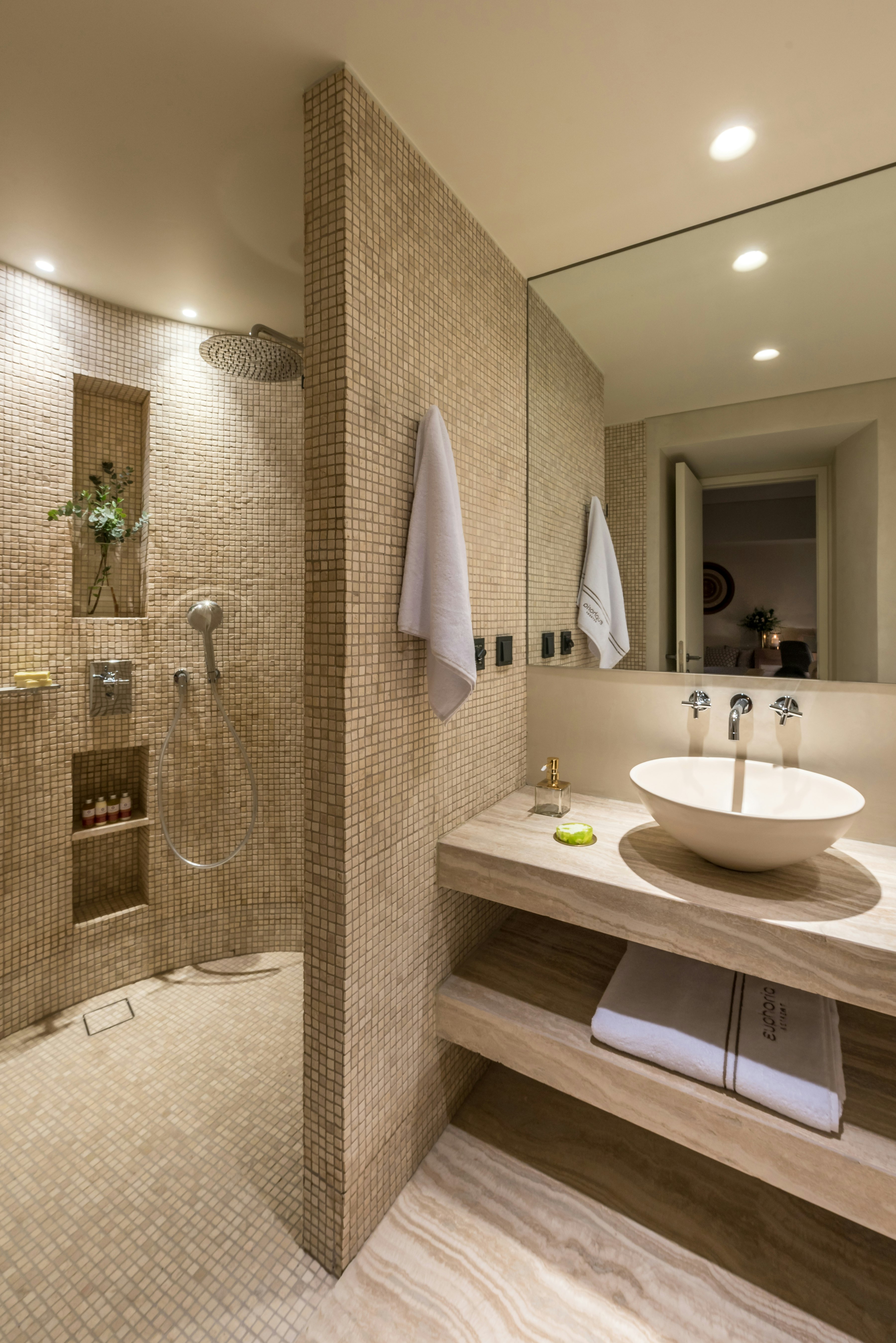 Classic Room Bathroom With Shower